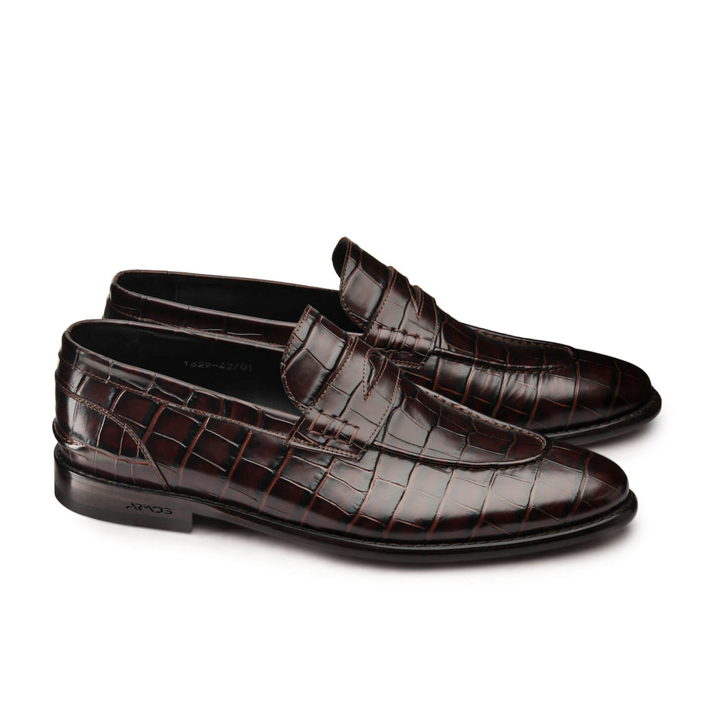 Loafers with crocodile print