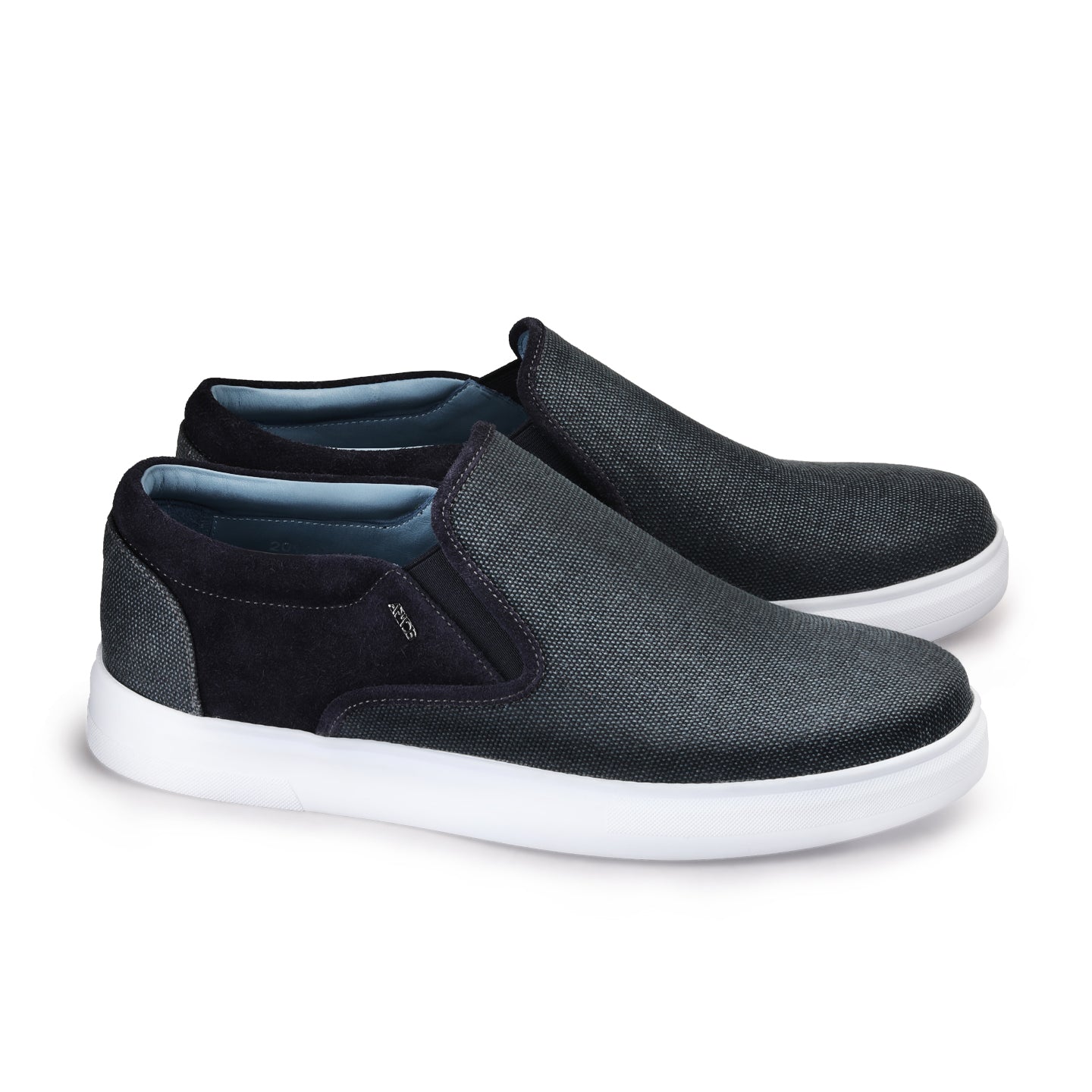 Linen fiber slip-ons