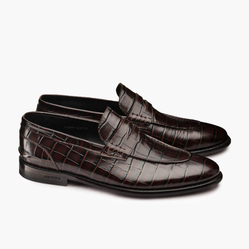 Loafers with crocodile print