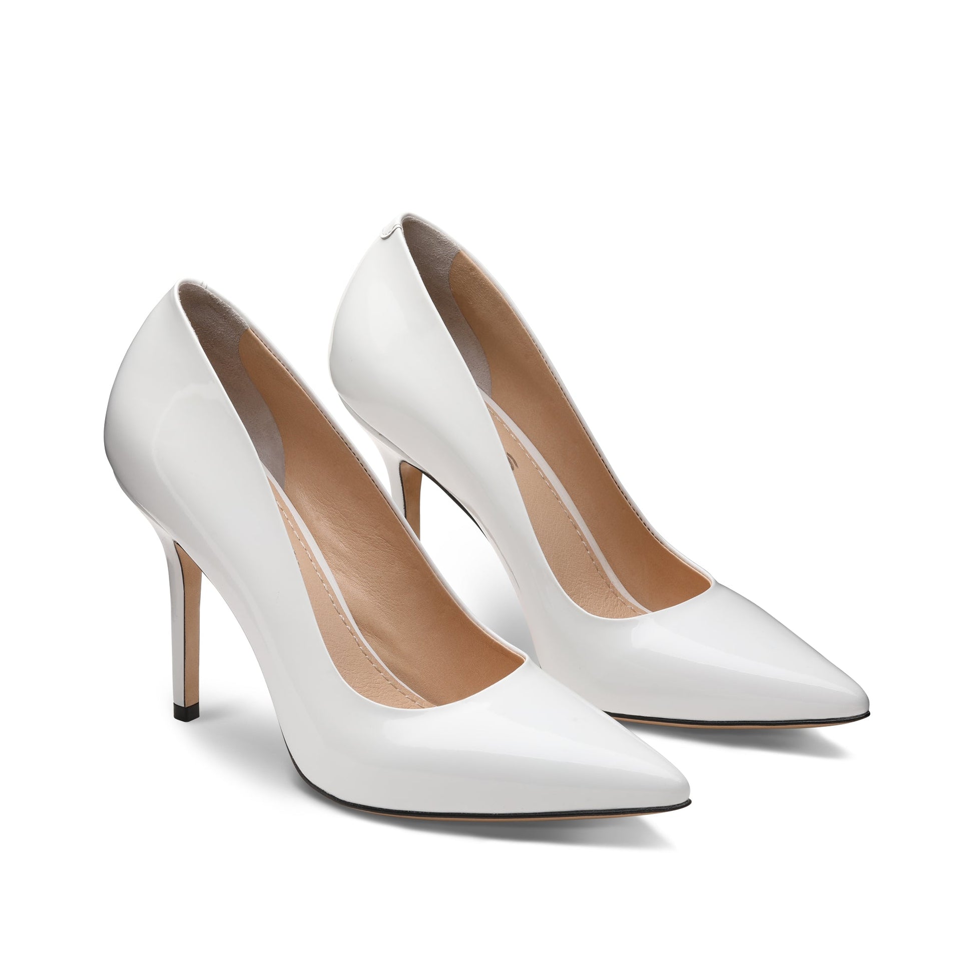 White classic pumps shoes